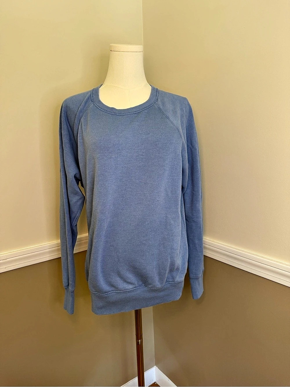 Athleta Blue Crew Neck Pullover Size XS Like New